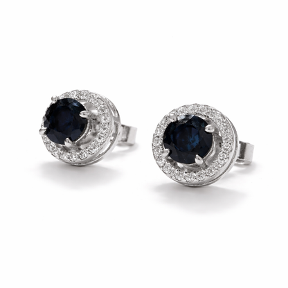 ARETES TIPO BROQUEL CON HALO REDONDO DE ZAFIRO