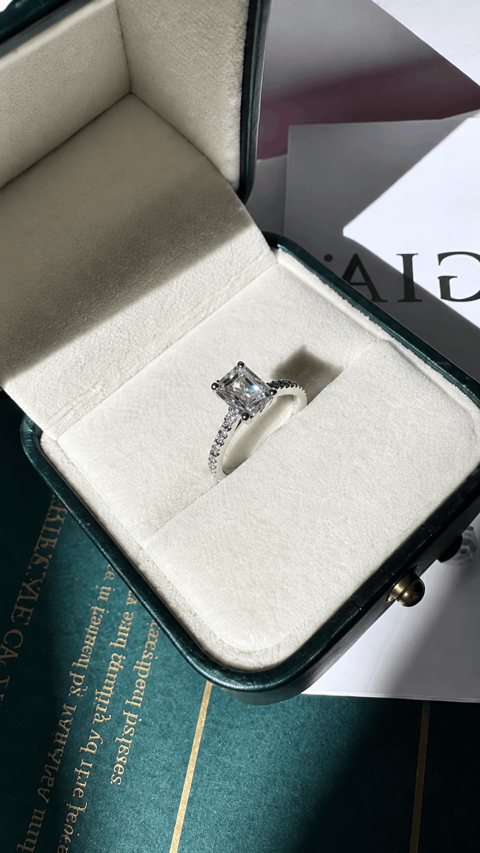 +AN EXCEPTIONAL EXPERIENCE, FROM SELECTION TO DELIVERY